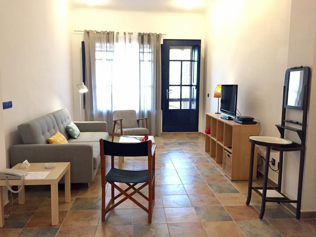 Apartament Can Callis Apartment Кастело д'Емпуриес Екстериор снимка